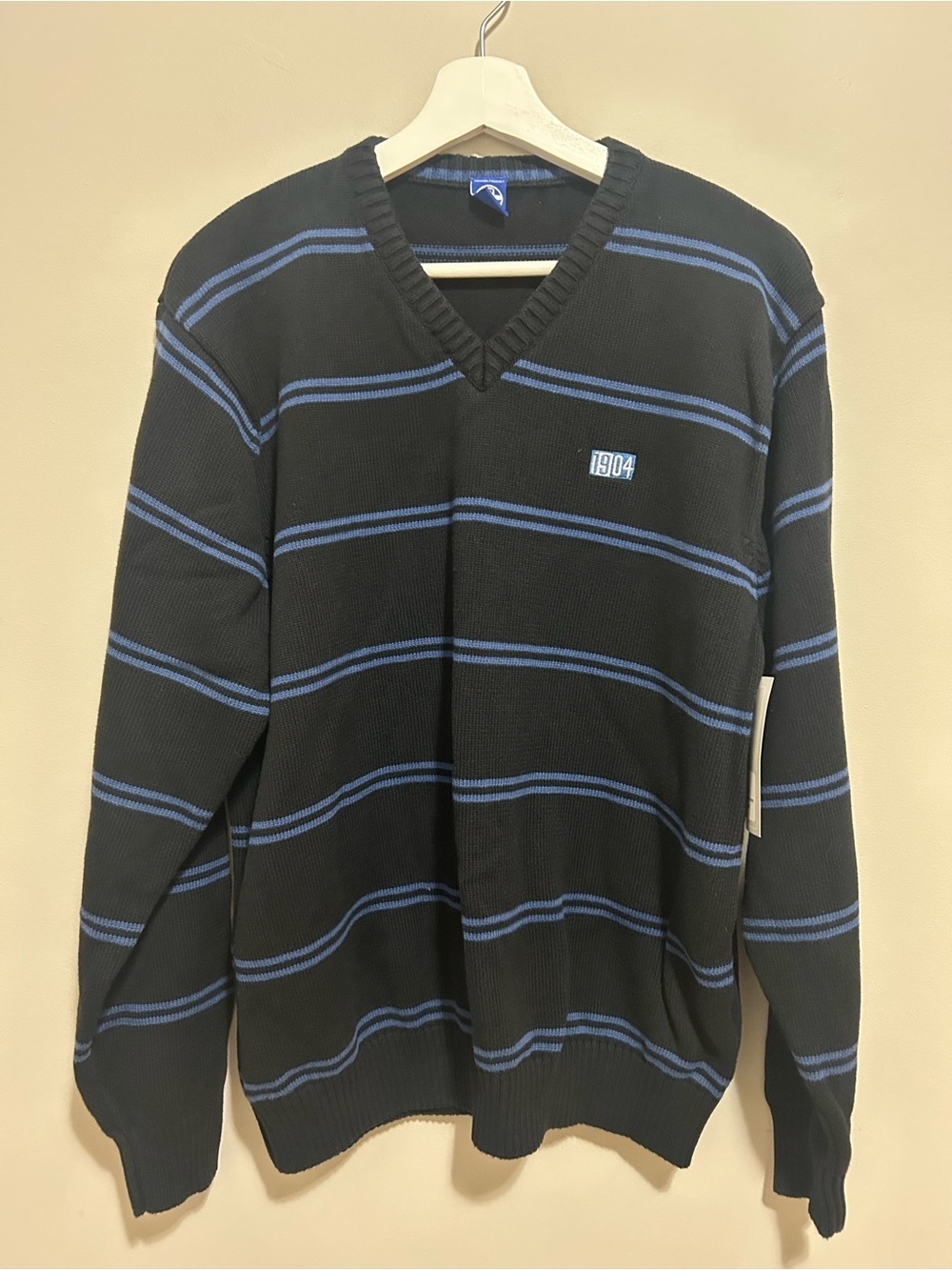NEW Men's V‑Neck Striped Sweater
